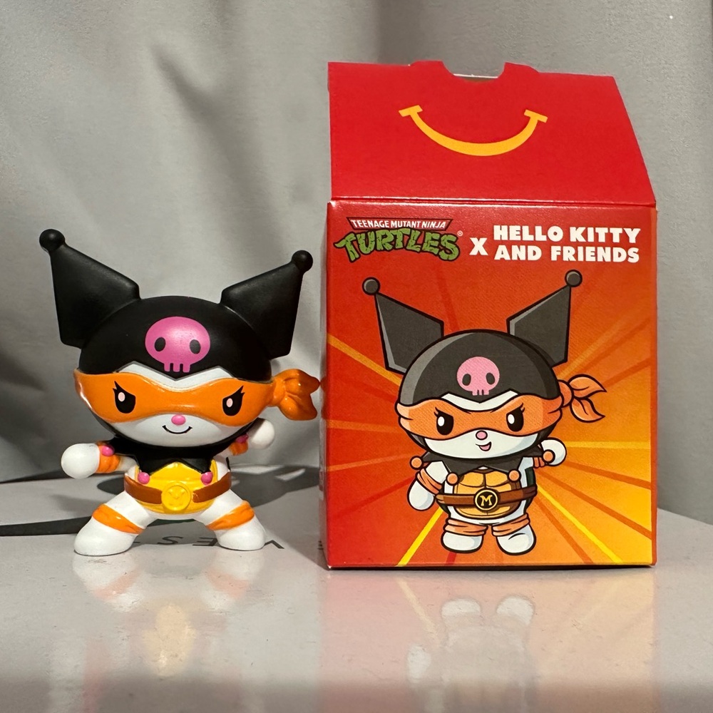 Hello Kitty x Teenage Mutant Ninja Turtles Figure - Black and Orange